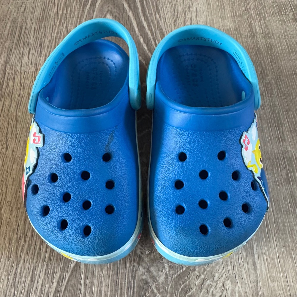 Crocs Fun Lab Baby Shark Clogs Toddler Size C7 Blue Toddler Water Beach Summer - Picture 4 of 8